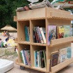 Starachowice. Na kąpieliskach Piachy i Lubianka funkcjonują mobilne biblioteki / Tomasz Piwko - Radio Kielce