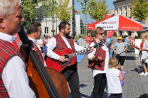 31.08.2017 - Kielce / Rynek - Ostatnia Stacja: Wakacje! / Bartosz Koziej / Kapela Sołtysa