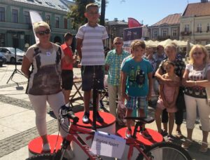 31.08.2017 - Kielce / Rynek - Ostatnia Stacja: Wakacje! / Bartosz Koziej / Zwycięzcy wyścigu w kapsle