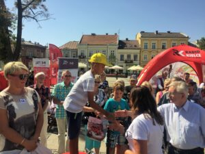 31.08.2017 - Kielce / Rynek - Ostatnia Stacja: Wakacje! / Bartosz Koziej / Wręczenie nagród za wyścig w kapsle