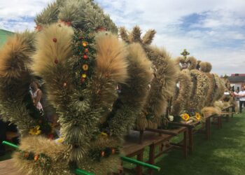 (06.08.2017) Wieńce dożynkowe. Święto plonów w Wilczycach / Grażyna Szlęzak-Wójcik / Wieńce dożynkowe