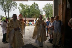 (06.08.2017) Poświęcenie i uroczyste otwarcie kaplicy Matki Bożej Fatimskiej w buskim kościele zdrojowym pw. św. Brata Alberta. / Kamil Włosowicz - Radio Kielce / Poświęcenie i uroczyste otwarcie kaplicy Matki Bożej Fatimskiej w buskim kościele zdrojowym pw. św. Brata Alberta.