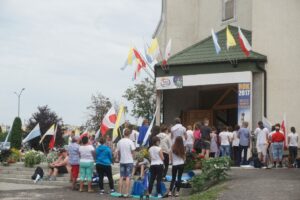 (06.08.2017) Poświęcenie i uroczyste otwarcie kaplicy Matki Bożej Fatimskiej w buskim kościele zdrojowym pw. św. Brata Alberta. / Kamil Włosowicz - Radio Kielce / Poświęcenie i uroczyste otwarcie kaplicy Matki Bożej Fatimskiej w buskim kościele zdrojowym pw. św. Brata Alberta.