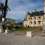 Remont bramy i ogrodzenia klasztoru ojców cystersów w Wąchocku. / Tomasz Piwko - Radio Kielce / Radio Kielce