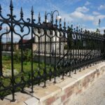 Remont bramy i ogrodzenia klasztoru ojców cystersów w Wąchocku. / Tomasz Piwko - Radio Kielce / Radio Kielce