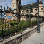 Remont bramy i ogrodzenia klasztoru ojców cystersów w Wąchocku. / Tomasz Piwko - Radio Kielce / Radio Kielce