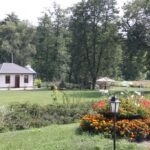 (10.08.2017) Raport Dnia - „Dworek Pod Lipą” w Nowych Kotlicach / Grzegorz Jamka / „Dworek Pod Lipą” w Nowych Kotlicach