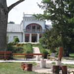 (10.08.2017) Raport Dnia - „Dworek Pod Lipą” w Nowych Kotlicach / Grzegorz Jamka / „Dworek Pod Lipą” w Nowych Kotlicach