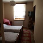 (10.08.2017) Raport Dnia - „Dworek Pod Lipą” w Nowych Kotlicach / Grzegorz Jamka / „Dworek Pod Lipą” w Nowych Kotlicach