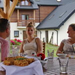 03.08.2017 Ciemiętniki. Letni Raport Dnia. Gospodarstwo eko-agroturystyczne "Danielówka". / Grzegorz Jamka - Radio Kielce / Ewa i Ewelina Barczyńskie oraz Robert Szumielewicz