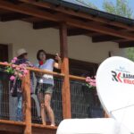 01.08.2017 Letni Raport Dnia. „Winnica Płochockich” / Grzegorz Jamka - Radio Kielce / Letni Raport Dnia. „Winnica Płochockich”. Barbara Płochocka i Ewa Okońska