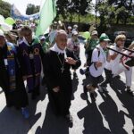 36. Piesza Pielgrzymka Diecezji Kieleckiej. Pątnicy wkraczają do Kielc w towarzystwie bp. Jana Piotrowskiego / Jarosław Kubalski/ Radio Kielce / Pielgrzymi w towarzystwie bp. Jana Piotrowskiego wkroczyli do Kielc