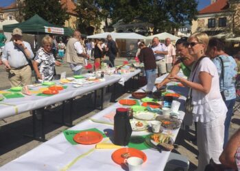 Śniadanie na sandomierskim rynku / Grażyna Szlęzak-Wójcik - Radio Kielce / 28.08.2016 Śniadanie na sandomierskim rynku