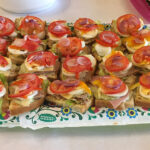 Sandomierz. Mieszkańcy i turyści zjedli dziś wspólne śniadanie (20.08.2017) / Grażyna Szlęzak-Wójcik - Radio Kielce / Sandomierz. Mieszkańcy i turyści zjedli dziś wspólne śniadanie (20.08.2017)