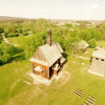 30.05.2017 Tokarnia. XVIII wieczny kościół z Rogowa w Parku Etnograficznym. / Jarosław Kubalski / Radio Kielce