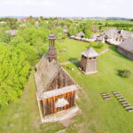 30.05.2017 Tokarnia. XVIII wieczny kościół z Rogowa w Parku Etnograficznym. / Jarosław Kubalski / Radio Kielce