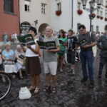 05.08.2017 Kraków. Uroczystości inaugurujące Marsz Szlakiem Pierwszej Kompanii Kadrowej. Lekcja śpiewania pieśni legionowych. / Jarosław Kubalski - Radio Kielce / Kraków. Uroczystości inaugurujące Marsz Szlakiem
