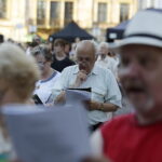 05.08.2017 Kraków. Uroczystości inaugurujące Marsz Szlakiem Pierwszej Kompanii Kadrowej. Lekcja śpiewania pieśni legionowych. / Jarosław Kubalski - Radio Kielce / Kraków. Uroczystości inaugurujące Marsz Szlakiem