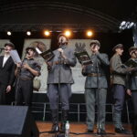 05.08.2017 Kraków. Uroczystości inaugurujące Marsz Szlakiem Pierwszej Kompanii Kadrowej. Lekcja śpiewania pieśni legionowych. / Jarosław Kubalski - Radio Kielce / Kraków. Uroczystości inaugurujące Marsz Szlakiem