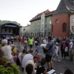 05.08.2017 Kraków. Uroczystości inaugurujące Marsz Szlakiem Pierwszej Kompanii Kadrowej. Lekcja śpiewania pieśni legionowych. / Jarosław Kubalski - Radio Kielce / Kraków. Uroczystości inaugurujące Marsz Szlakiem