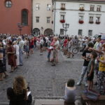 05.08.2017 Kraków. Uroczystości inaugurujące Marsz Szlakiem Pierwszej Kompanii Kadrowej. Lekcja śpiewania pieśni legionowych. / Jarosław Kubalski - Radio Kielce / Kraków. Uroczystości inaugurujące Marsz Szlakiem