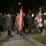 05.08.2017 Kraków. Uroczystości inaugurujące Marsz Szlakiem Pierwszej Kompanii Kadrowej. Capstrzyk pod pomnikiem Czwórki Legionowej i Józefa Piłsudskiego podczas którego Jan Józef Kasprzyk, szef Urzędu do spraw Kombatantów Osób Represjonowanych, wręczył trzy ułańskie szable kawalerzystom. / Jarosław Kubalski - Radio Kielce / Kraków. Uroczystości inaugurujące Marsz Szlakiem Pierwszej Kompanii Kadrowej.