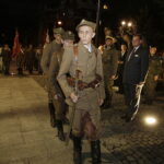 05.08.2017 Kraków. Uroczystości inaugurujące Marsz Szlakiem Pierwszej Kompanii Kadrowej. Capstrzyk pod pomnikiem Czwórki Legionowej i Józefa Piłsudskiego podczas którego Jan Józef Kasprzyk, szef Urzędu do spraw Kombatantów Osób Represjonowanych, wręczył trzy ułańskie szable kawalerzystom. / Jarosław Kubalski - Radio Kielce / Kraków. Uroczystości inaugurujące Marsz Szlakiem Pierwszej Kompanii Kadrowej.