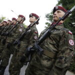 06.08.2017 Kraków. Uczestnicy Marszu Szlakiem Pierwszej Kompanii Kadrowej wyruszyli z Krakowa do Kielc. Apel na Oleandrach. / Jarosław Kubalski - Radio Kielce / Marsz Szlakiem Pierwszej Kompanii Kadrowej wyruszył z Krakowa do Kielc