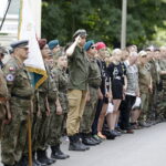 06.08.2017 Kraków. Uczestnicy Marszu Szlakiem Pierwszej Kompanii Kadrowej wyruszyli z Krakowa do Kielc. Apel na Oleandrach. / Jarosław Kubalski - Radio Kielce / Marsz Szlakiem Pierwszej Kompanii Kadrowej wyruszył z Krakowa do Kielc