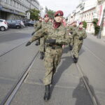 06.08.2017 Kraków. Uczestnicy Marszu Szlakiem Pierwszej Kompanii Kadrowej wyruszyli z Krakowa do Kielc. / Jarosław Kubalski - Radio Kielce / Marsz Szlakiem Pierwszej Kompanii Kadrowej wyruszył z Krakowa do Kielc