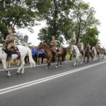 06.08.2017 Michałowice. Marsz Szlakiem I Kompanii Kadrowej. Uroczystości pod pomnikiem upamiętniającym  obalenie słupów granicznych państw zaborczych. / Jarosław Kubalski - Radio Kielce / Marsz Szlakiem Pierwszej Kompanii Kadrowej wyruszył z Krakowa do Kielc