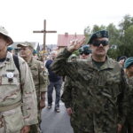 06.08.2017 Michałowice. Marsz Szlakiem I Kompanii Kadrowej. Uroczystości pod pomnikiem upamiętniającym  obalenie słupów granicznych państw zaborczych. / Jarosław Kubalski - Radio Kielce / Marsz Szlakiem Pierwszej Kompanii Kadrowej wyruszył z Krakowa do Kielc