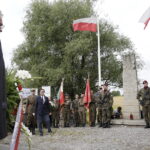 06.08.2017 Michałowice. Marsz Szlakiem I Kompanii Kadrowej. Uroczystości pod pomnikiem upamiętniającym  obalenie słupów granicznych państw zaborczych. / Jarosław Kubalski - Radio Kielce / Marsz Szlakiem Pierwszej Kompanii Kadrowej wyruszył z Krakowa do Kielc