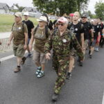 06.08.2017 Michałowice. Uczestnicy Marszu Szlakiem Pierwszej Kompanii Kadrowej wyruszyli z Krakowa do Kielc. / Jarosław Kubalski - Radio Kielce / Marsz Szlakiem Pierwszej Kompanii Kadrowej wyruszył z Krakowa do Kielc