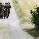 06.08.2017 Zaborze. Marsz Szlakiem Pierwszej Kompanii Kadrowej. / Jarosław Kubalski - Radio Kielce / Kadrówka na trasie do Słomnik