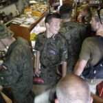 06.08.2017 Zaborze. Marsz Szlakiem Pierwszej Kompanii Kadrowej. / Jarosław Kubalski - Radio Kielce / Kadrówka na trasie do Słomnik