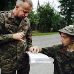 06.08.2017 Zaborze. Marsz Szlakiem Pierwszej Kompanii Kadrowej. / Jarosław Kubalski - Radio Kielce / Kadrówka na trasie do Słomnik