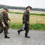 06.08.2017 Zaborze. Marsz Szlakiem Pierwszej Kompanii Kadrowej. / Jarosław Kubalski - Radio Kielce / Kadrówka na trasie do Słomnik