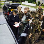 06.08.2017 Zaborze. Marsz Szlakiem Pierwszej Kompanii Kadrowej. / Jarosław Kubalski - Radio Kielce / Kadrówka na trasie do Słomnik