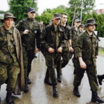 06.08.2017 Zaborze. Marsz Szlakiem Pierwszej Kompanii Kadrowej. / Jarosław Kubalski - Radio Kielce / Kadrówka na trasie do Słomnik