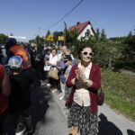 08.08.2017 Kielce. Piesza pielgrzymka diecezji kieleckiej na Jasną Górę wkracza do Kielc. / Jarosław Kubalski - Radio Kielce / Pielgrzymka wkracza do Kielc.