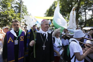 08.08.2017 Kielce. Piesza pielgrzymka diecezji kieleckiej na Jasną Górę wkracza do Kielc. / Jarosław Kubalski - Radio Kielce / Pielgrzymka wkracza do Kielc.