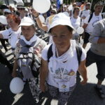 08.08.2017 Kielce. Piesza pielgrzymka diecezji kieleckiej na Jasną Górę wkracza do Kielc. / Jarosław Kubalski - Radio Kielce / Pielgrzymka wkracza do Kielc.