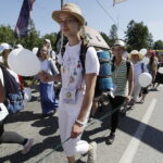 08.08.2017 Kielce. Piesza pielgrzymka diecezji kieleckiej na Jasną Górę wkracza do Kielc. / Jarosław Kubalski - Radio Kielce / Pielgrzymka wkracza do Kielc.