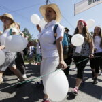 08.08.2017 Kielce. Piesza pielgrzymka diecezji kieleckiej na Jasną Górę wkracza do Kielc. / Jarosław Kubalski - Radio Kielce / Pielgrzymka wkracza do Kielc.