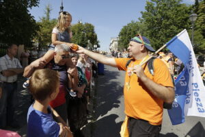 08.08.2017 Kielce. Piesza pielgrzymka diecezji kieleckiej na Jasną Górę wkracza do Kielc. / Jarosław Kubalski - Radio Kielce / Pielgrzymka wkracza do Kielc.