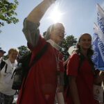 08.08.2017 Kielce. Piesza pielgrzymka diecezji kieleckiej na Jasną Górę wkracza do Kielc. / Jarosław Kubalski - Radio Kielce / Pielgrzymka wkracza do Kielc.