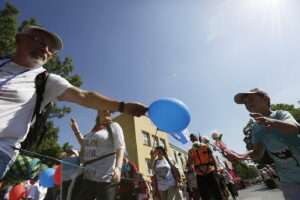 08.08.2017 Kielce. Piesza pielgrzymka diecezji kieleckiej na Jasną Górę wkracza do Kielc. / Jarosław Kubalski - Radio Kielce / Pielgrzymka wkracza do Kielc.