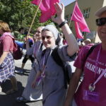 08.08.2017 Kielce. Piesza pielgrzymka diecezji kieleckiej na Jasną Górę wkracza do Kielc. / Jarosław Kubalski - Radio Kielce / Pielgrzymka wkracza do Kielc.