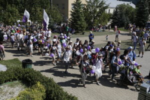 08.08.2017 Kielce. Piesza pielgrzymka diecezji kieleckiej na Jasną Górę wkracza do Kielc. / Jarosław Kubalski - Radio Kielce / Pielgrzymka wkracza do Kielc.